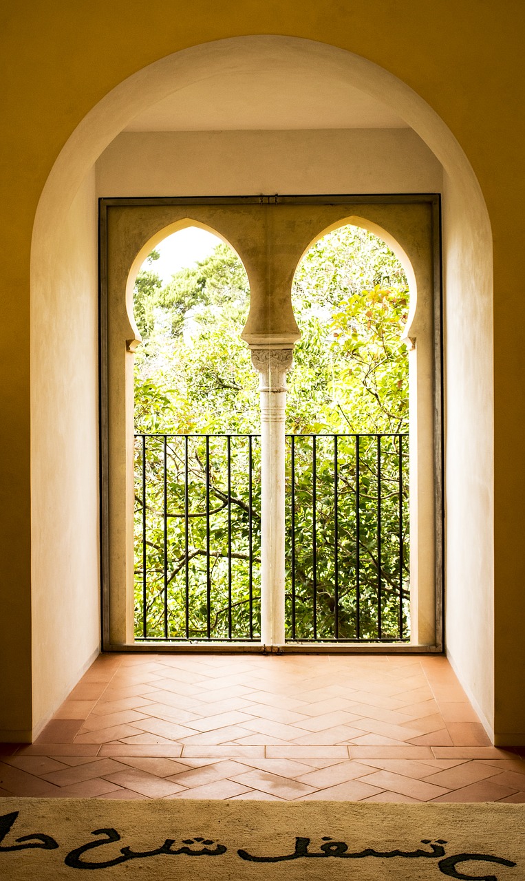 window palace alhambra free photo