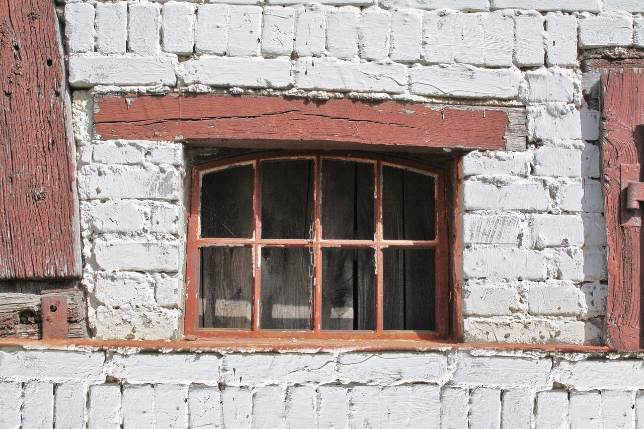 window old lapsed free photo