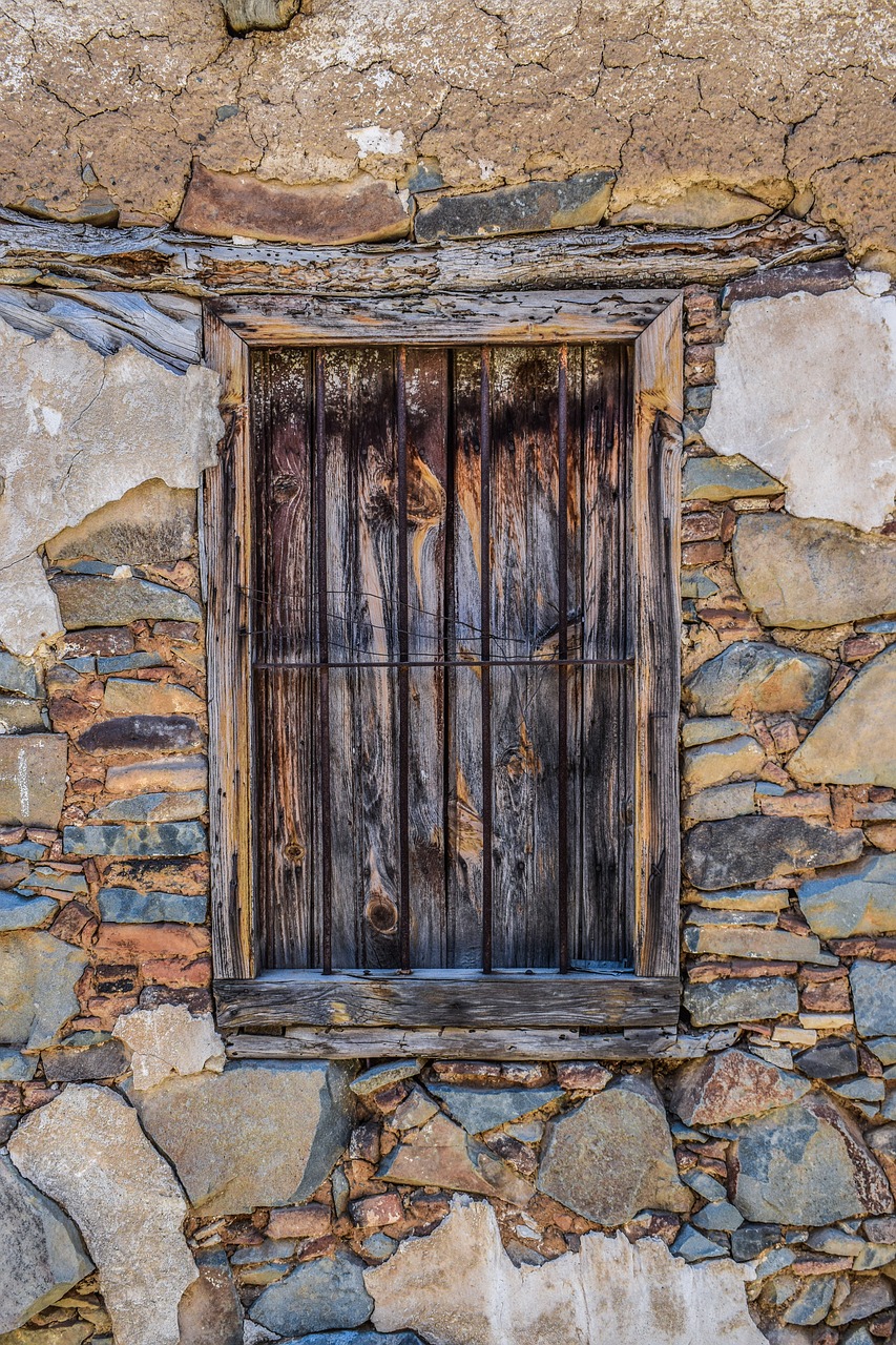 window wall old house free photo