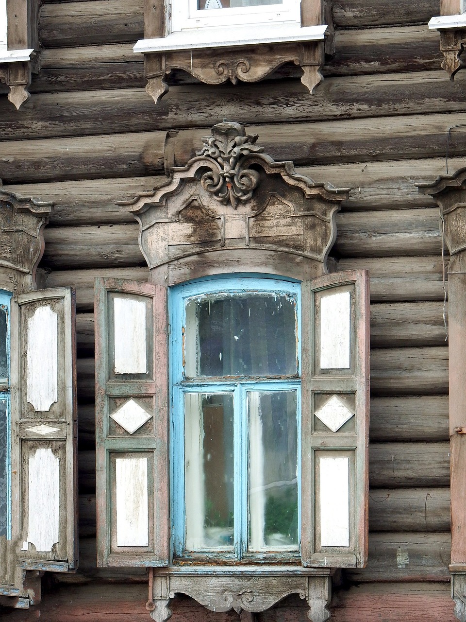 window shutters carving free photo