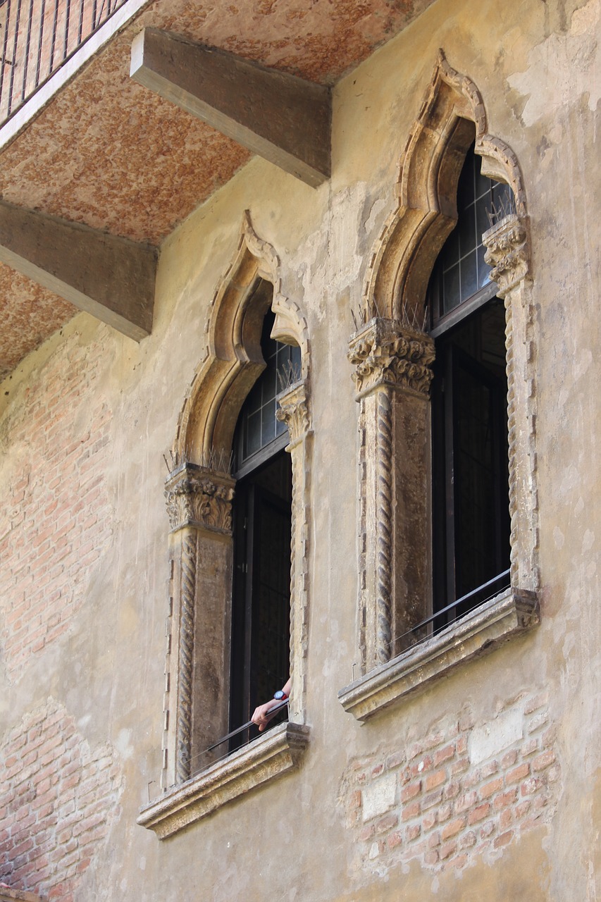 window old building architecture free photo