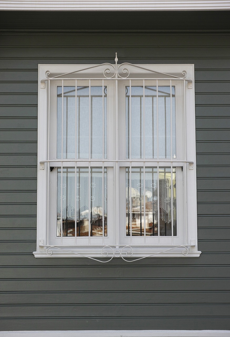 window home old building free photo