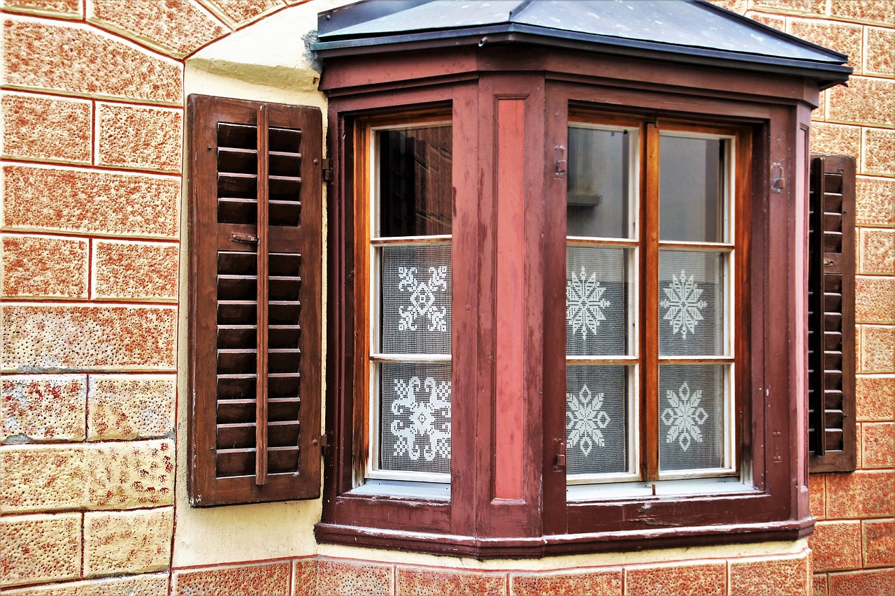window house architecture free photo