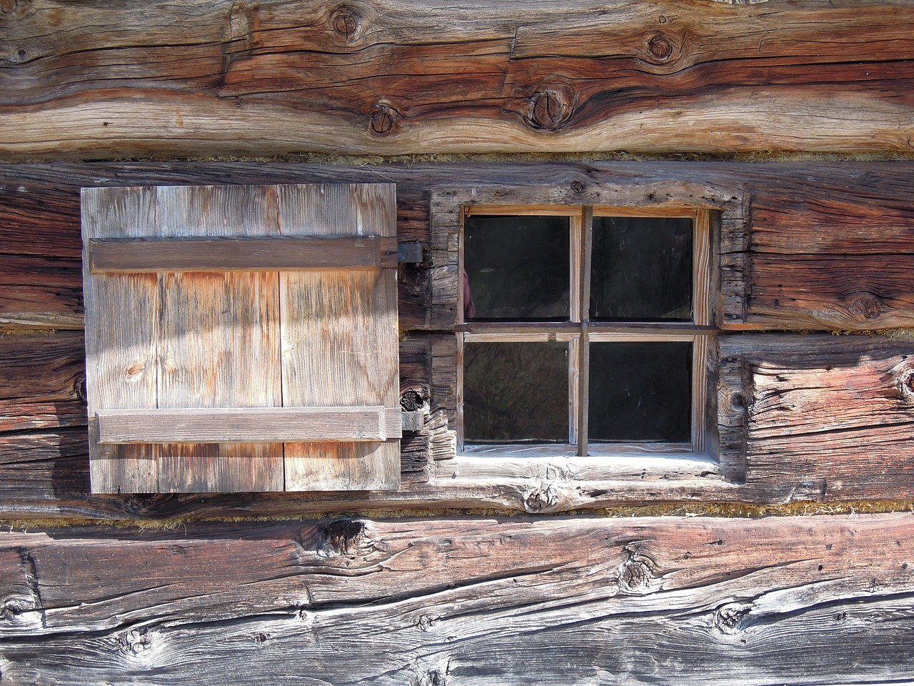window  wooden windows  old free photo