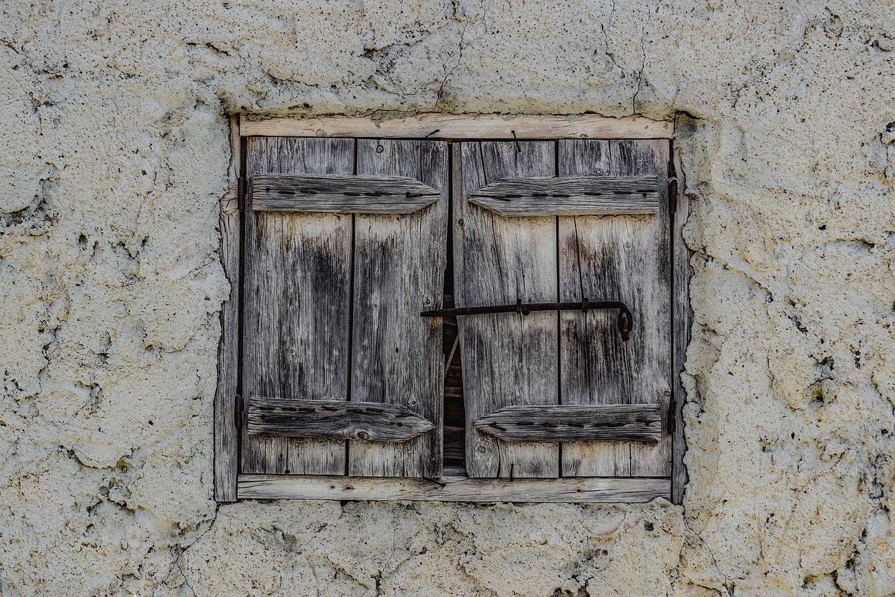 window  old  weathered free photo
