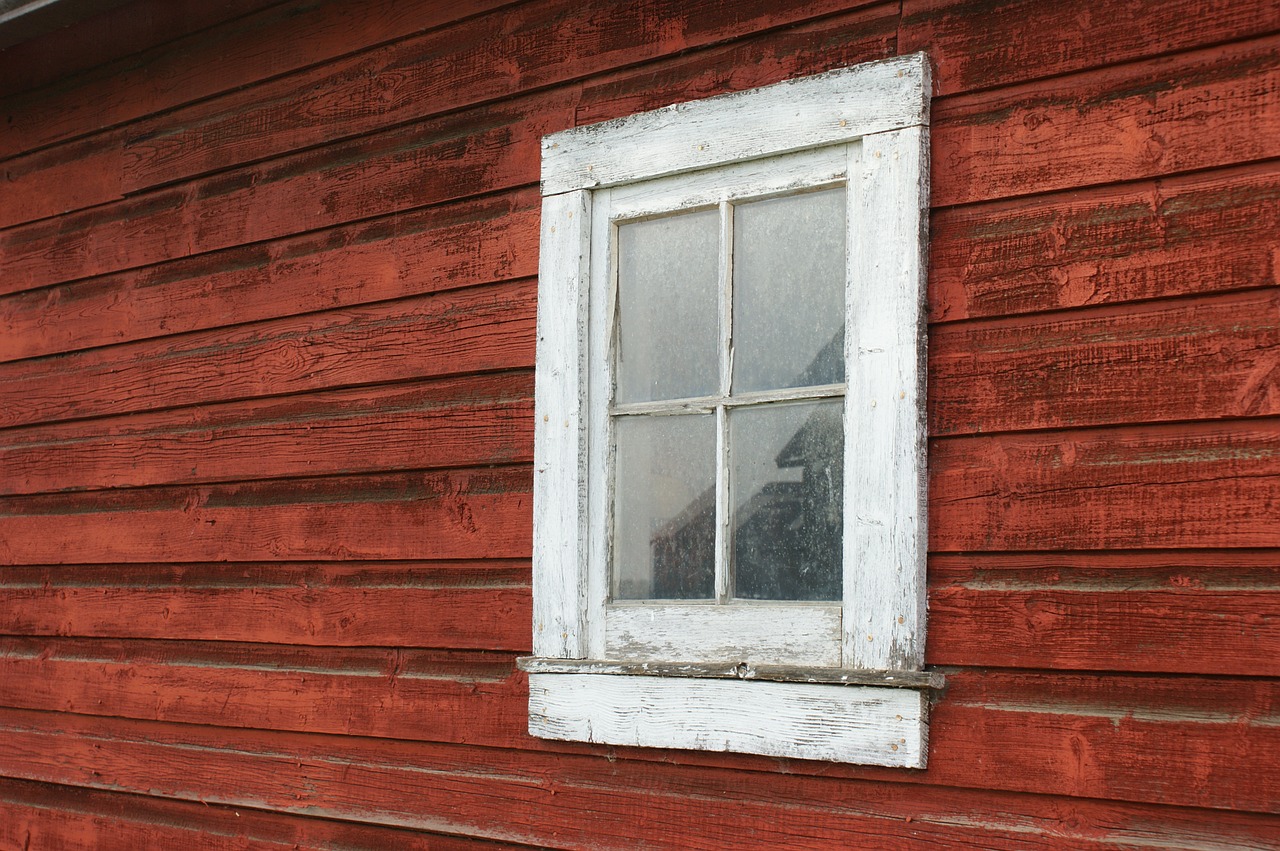 window old barn free photo