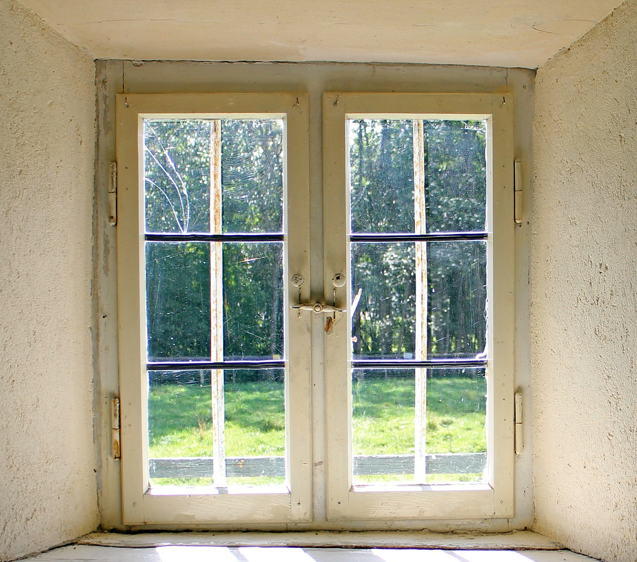 window wood wooden windows free photo