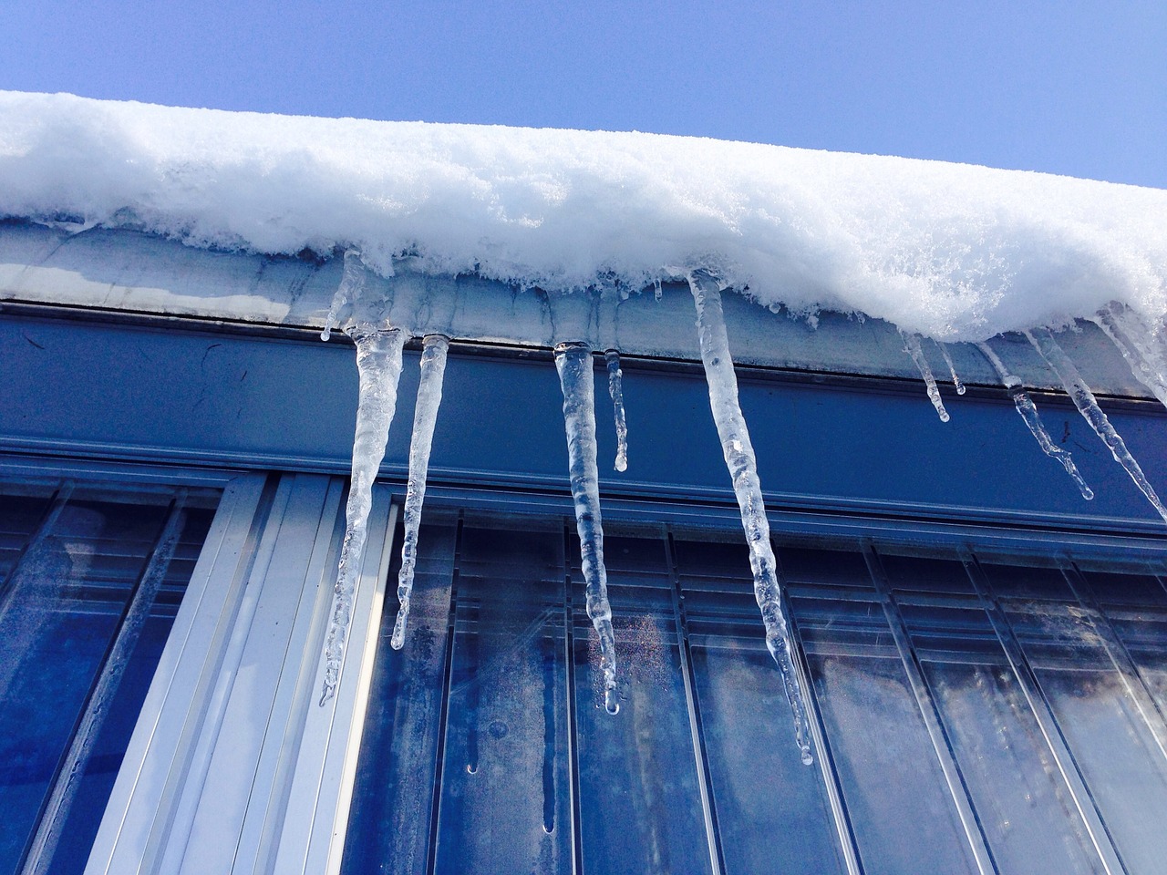 window icicle ice free photo