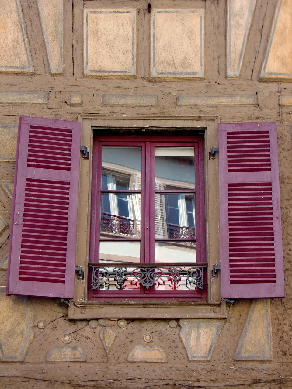 window shutters facade free photo