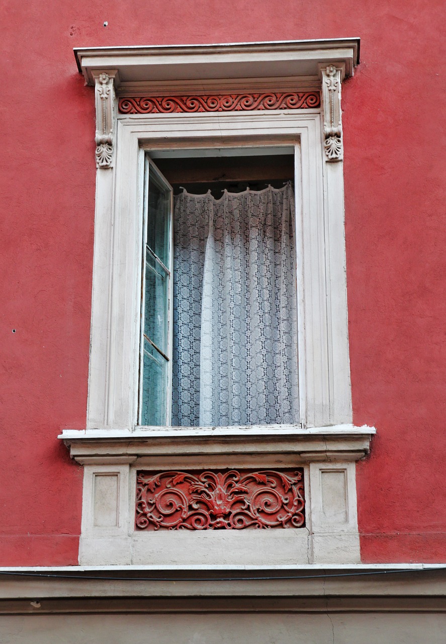 window wall red free photo