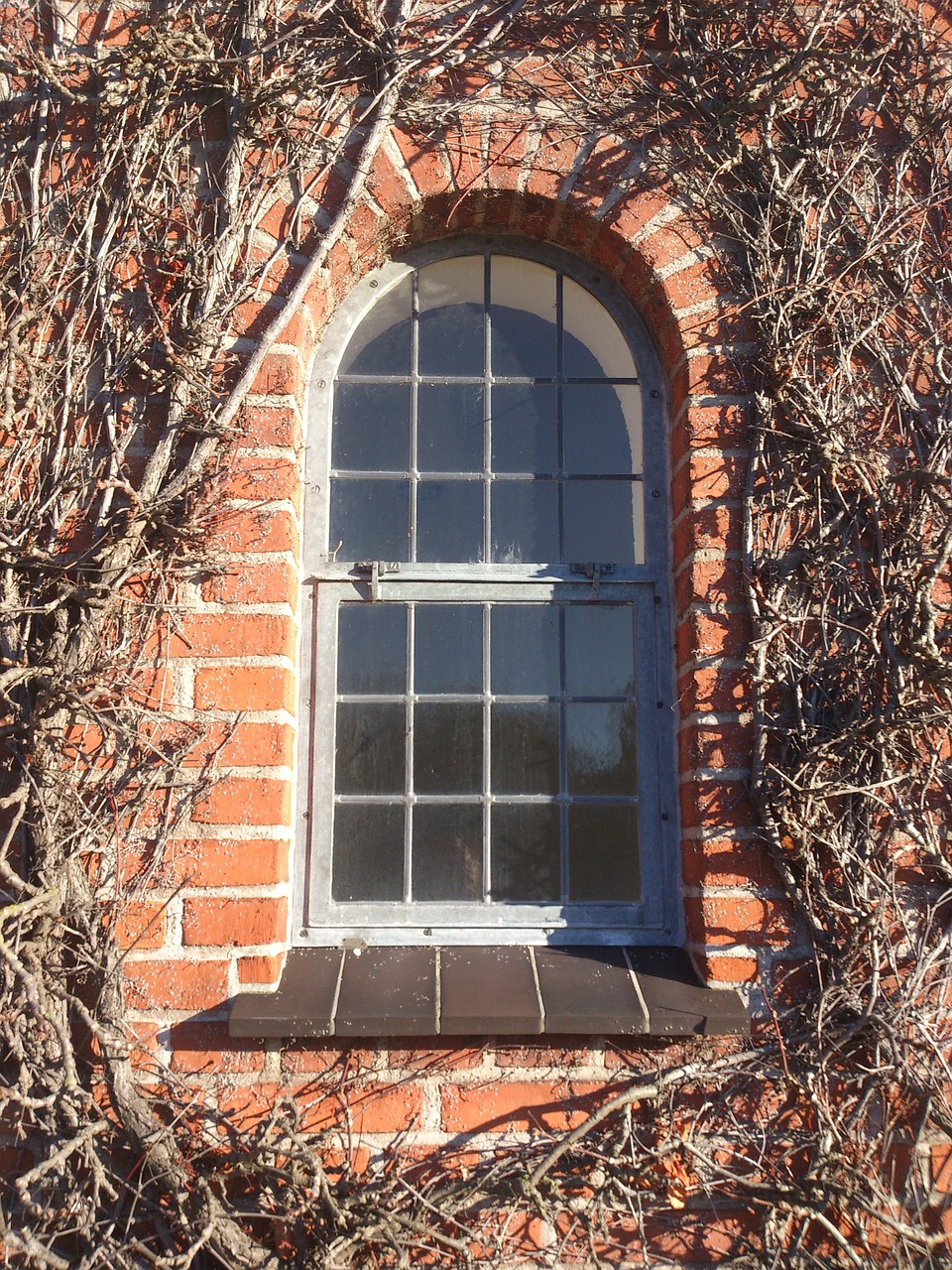 window framed brick free photo