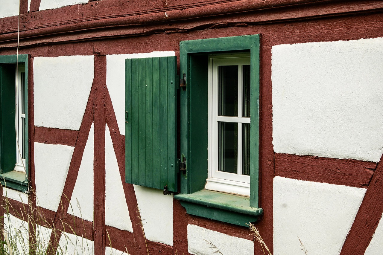 window truss shutter free photo