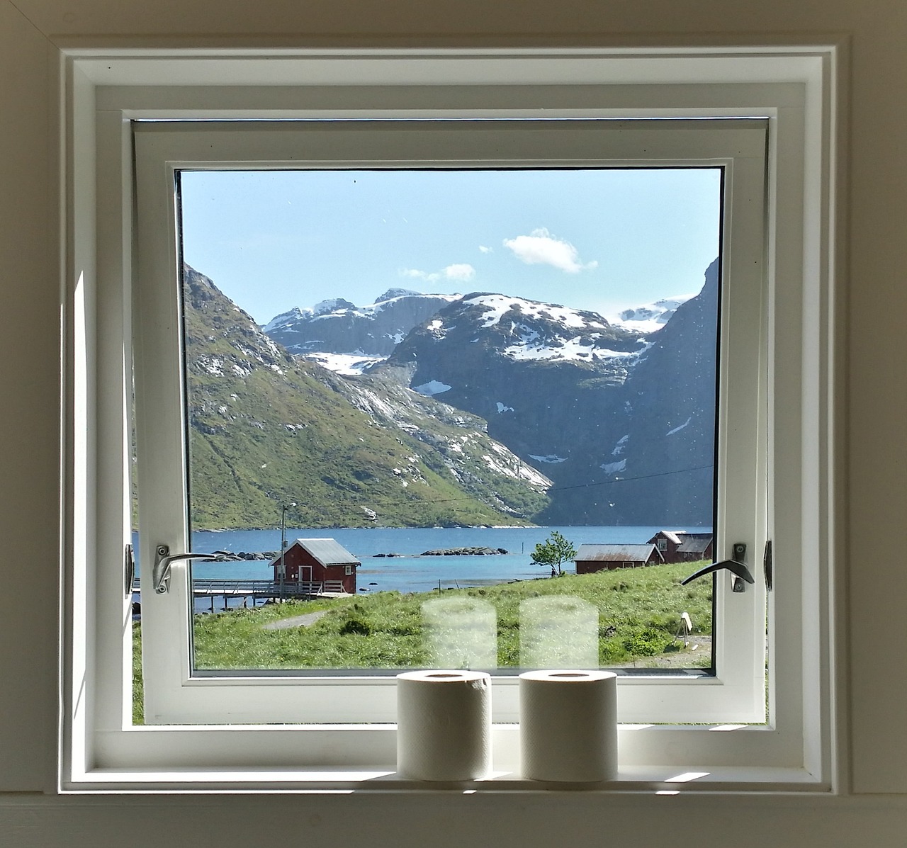 window view norway free photo