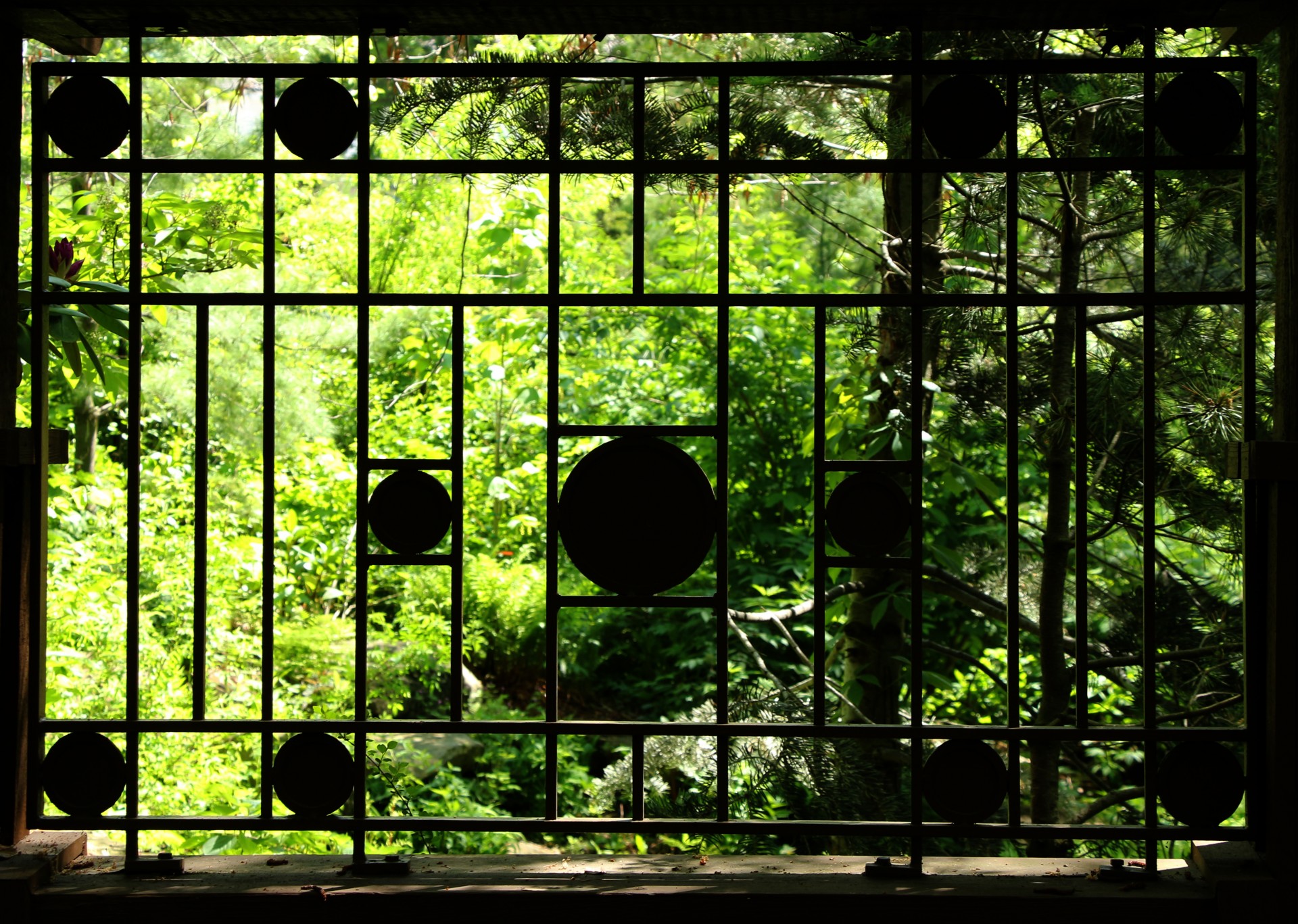 window frame metal free photo