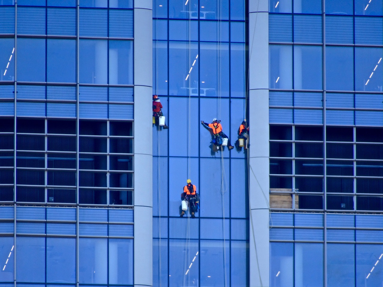window washer abseiling cleaning free photo