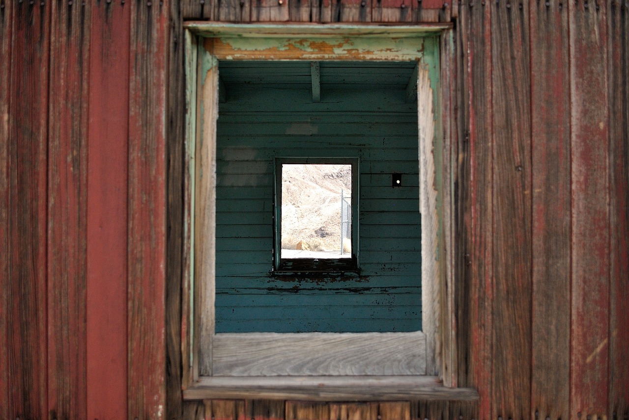 windows building wooden free photo
