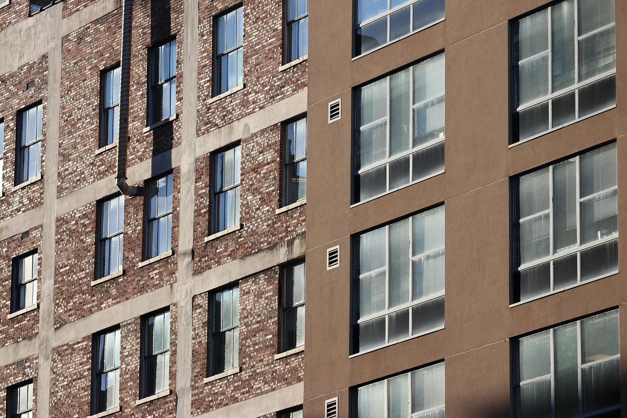 windows  buildings  architecture free photo