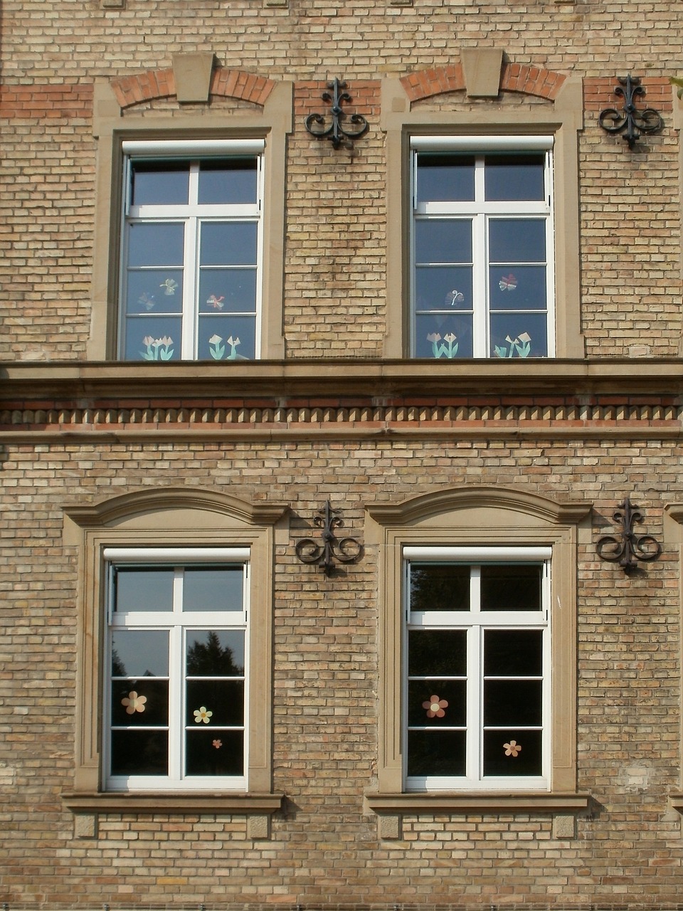 windows facade goetheschule free photo