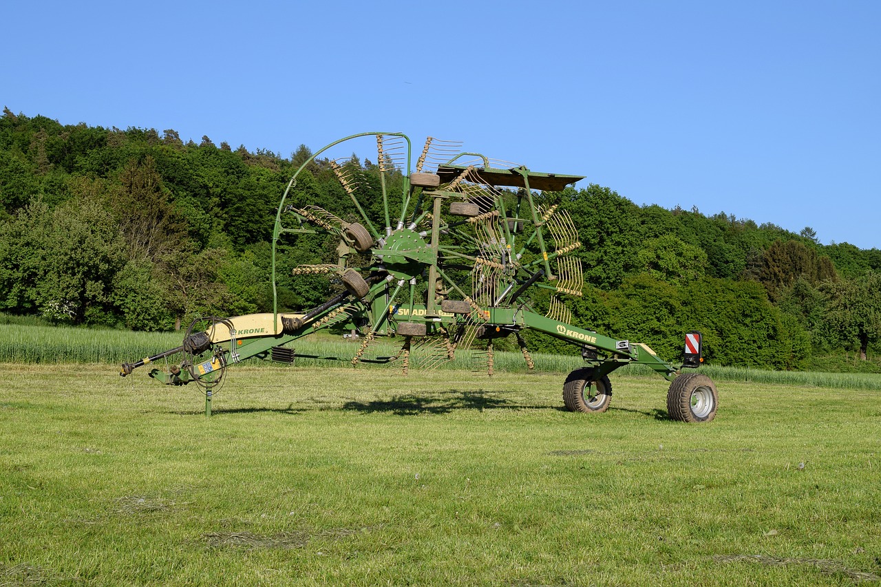 windrower  hay tedders  computing free photo