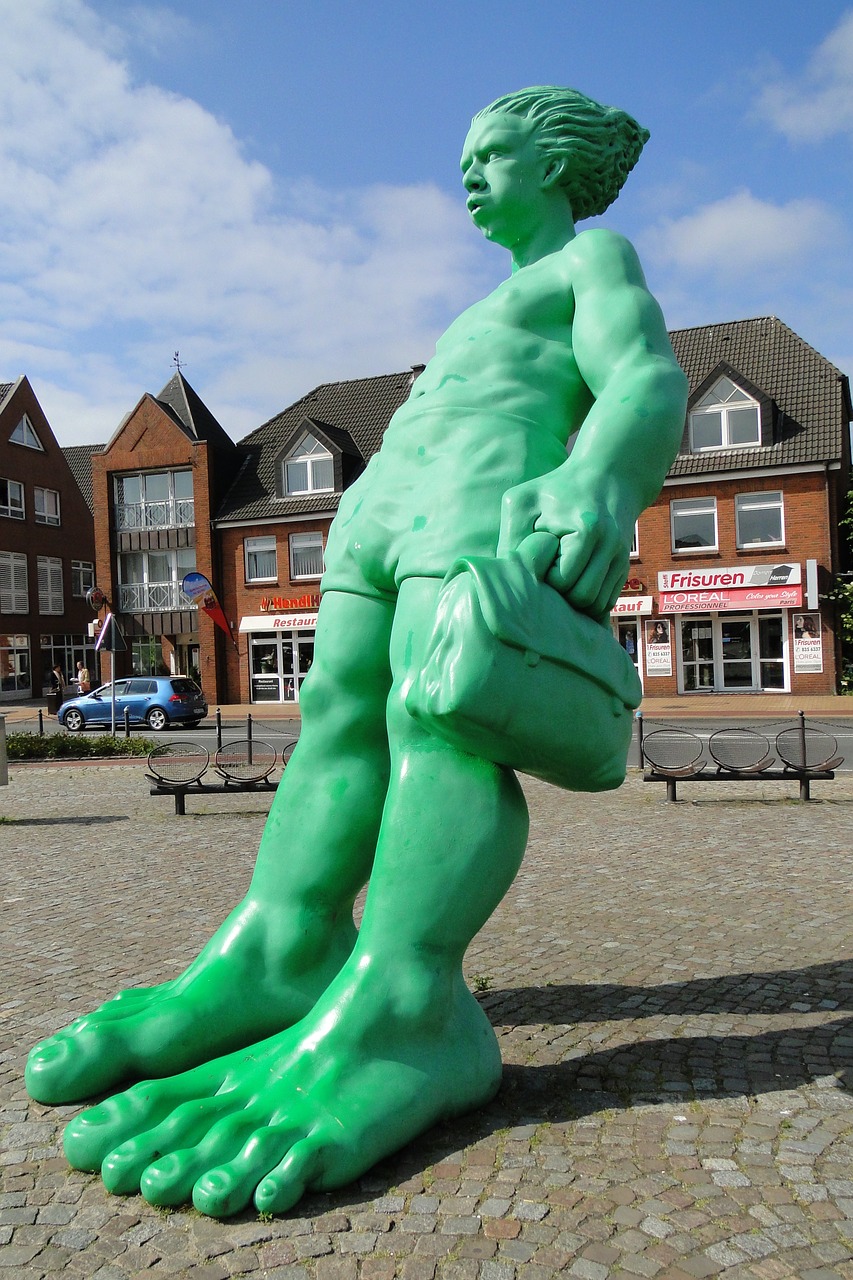traveling giant in wind westerland statue free photo
