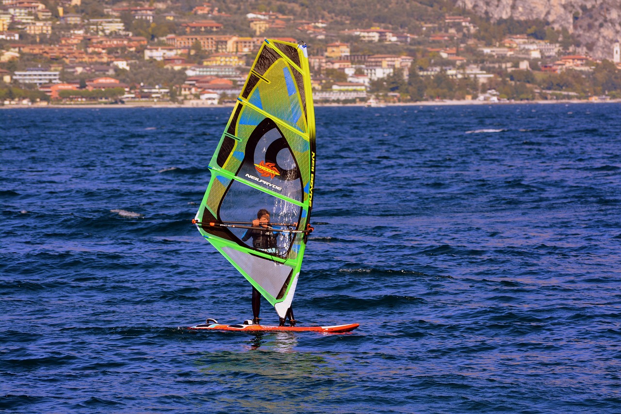 windsurfing vela lake free photo