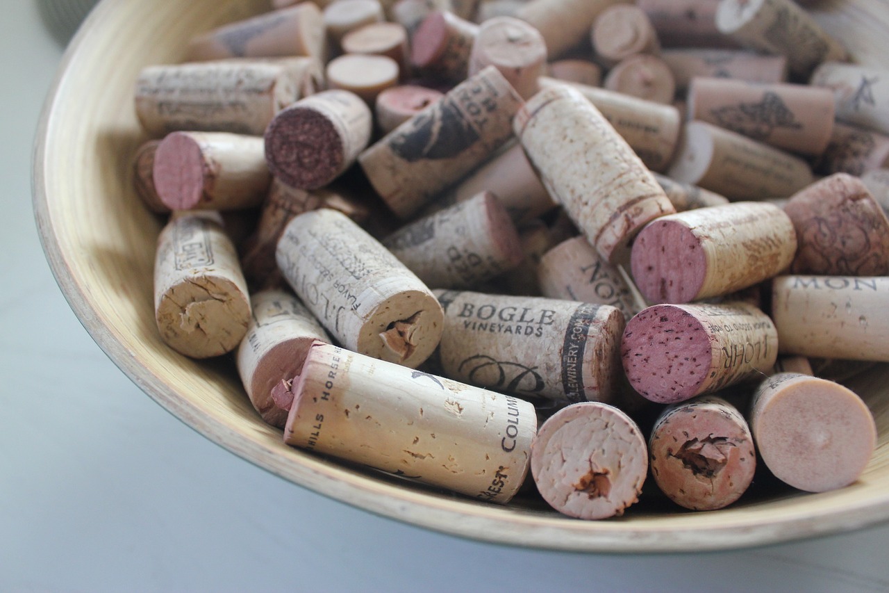 wine corks wine-cellar free photo