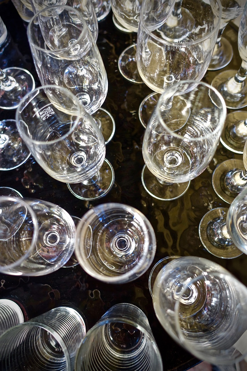 wine glasses glass shapes free photo