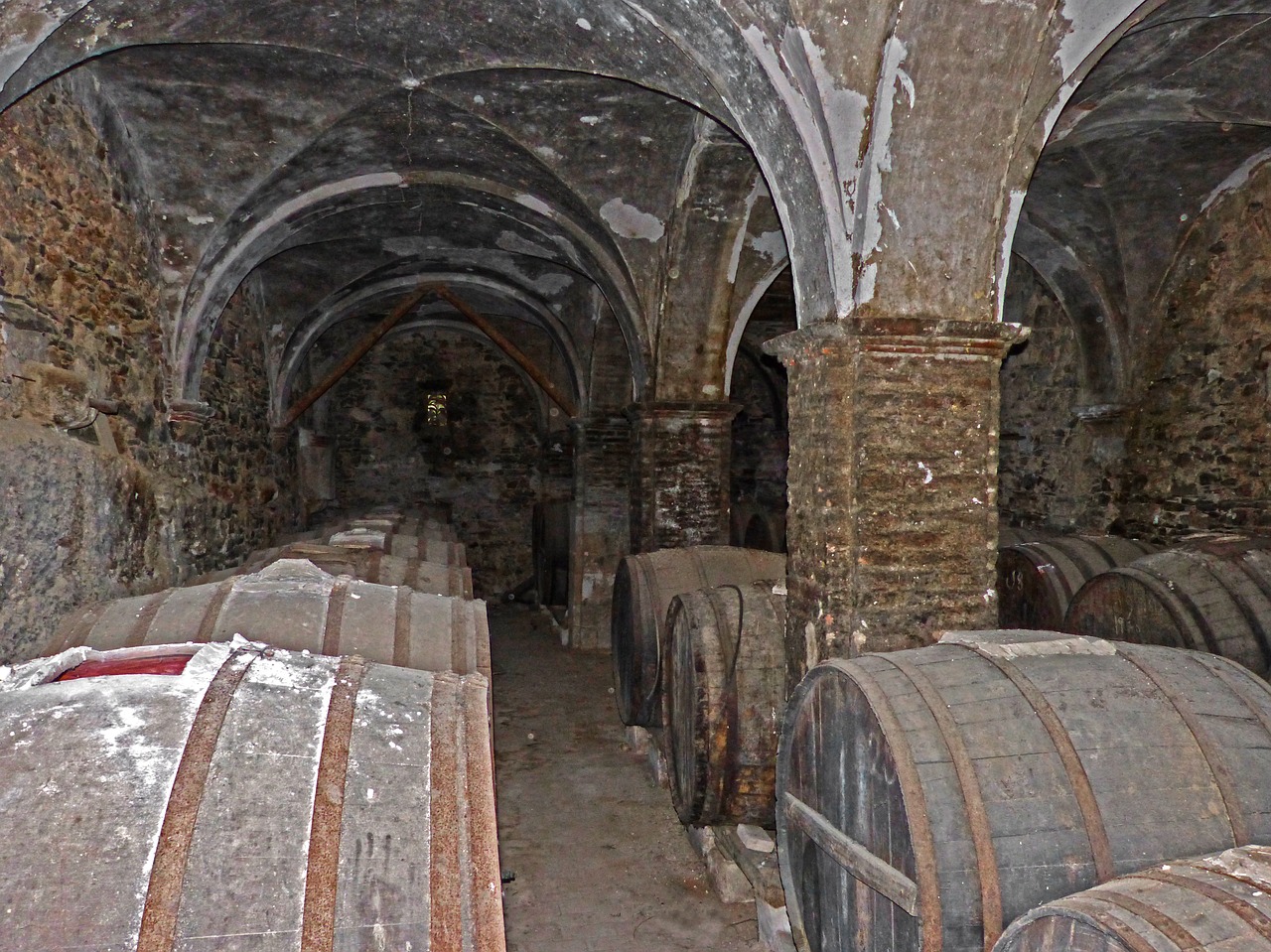 winery casks arcades free photo