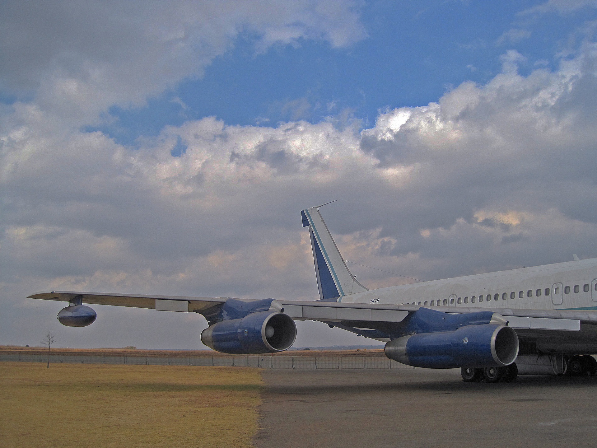 aircraft boeing 707 free photo