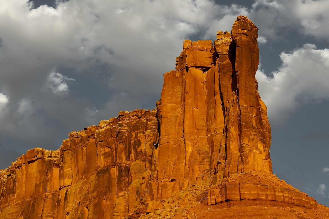 wingate sandstone geologic formation canyonlands free photo
