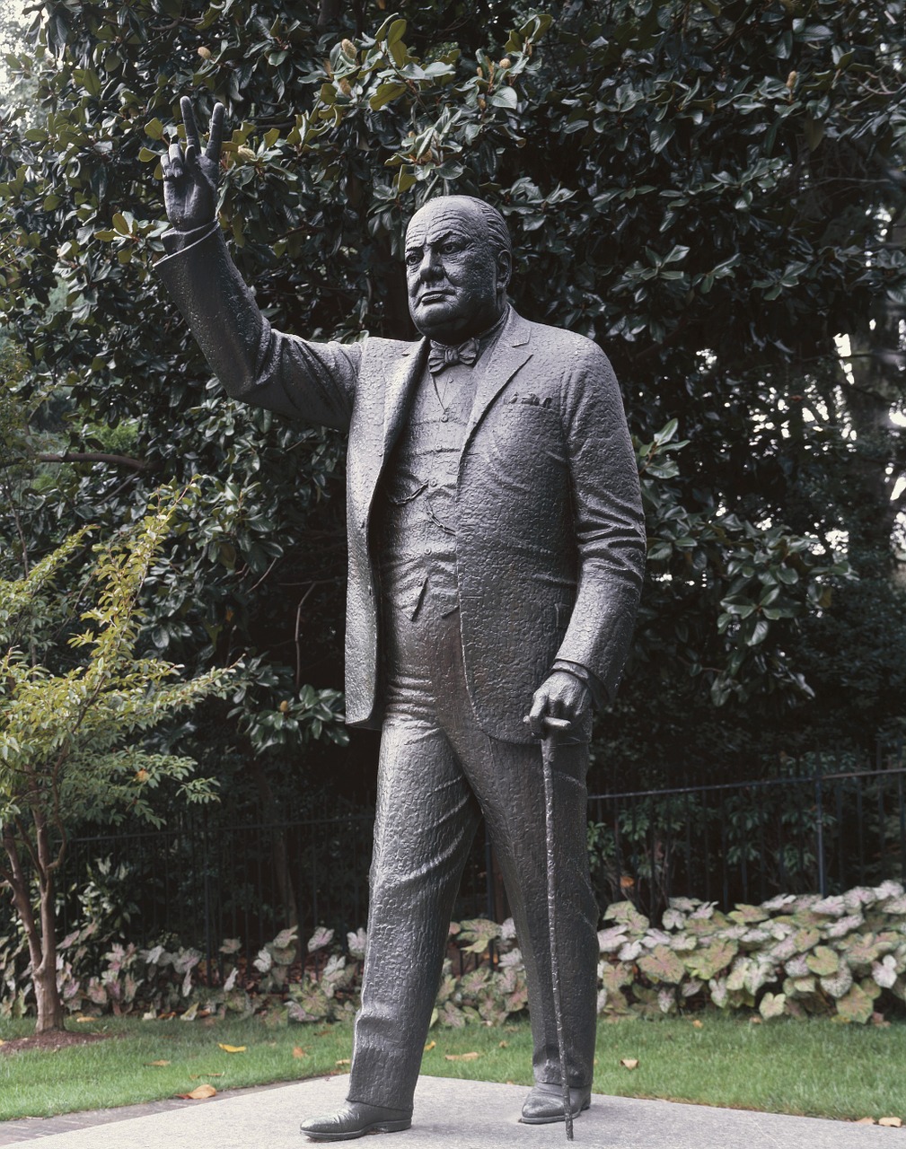 winston churchill statue embassy free photo