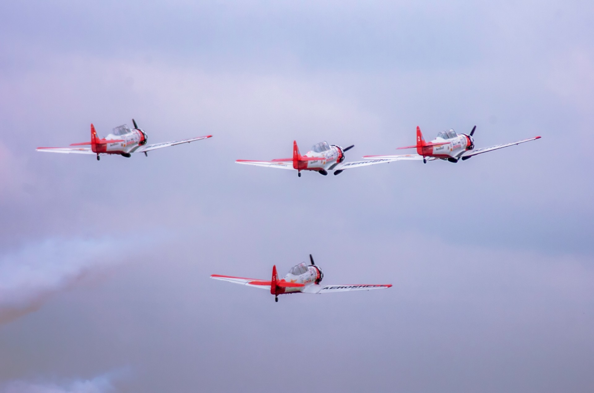 airplanes high loud free photo