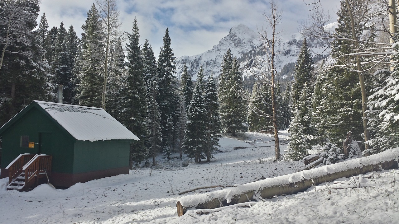 winter cabin mountains free photo