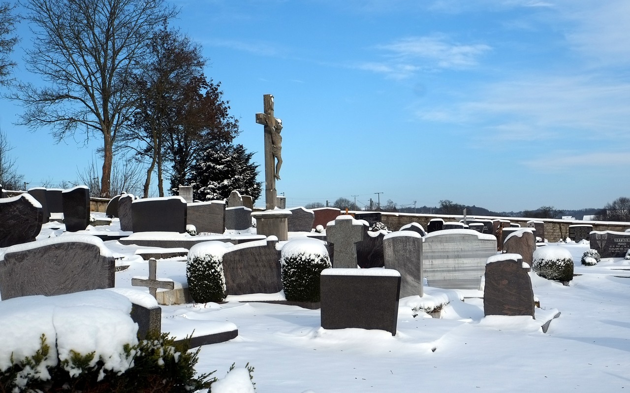 cemetery tomb winter free photo