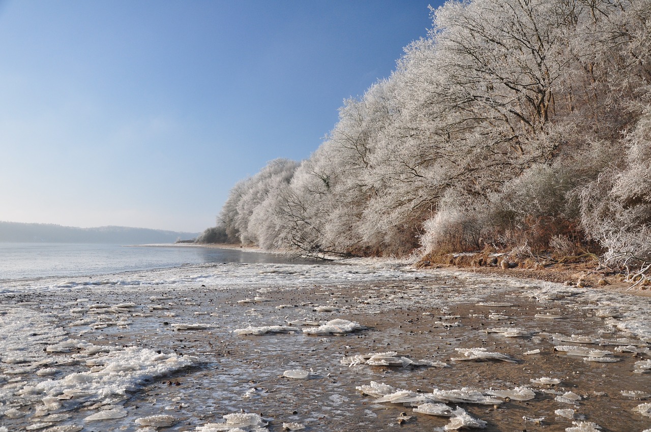 winter water frost free photo