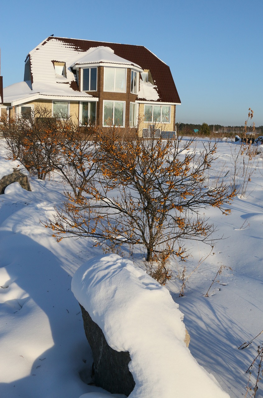 winter house day free photo