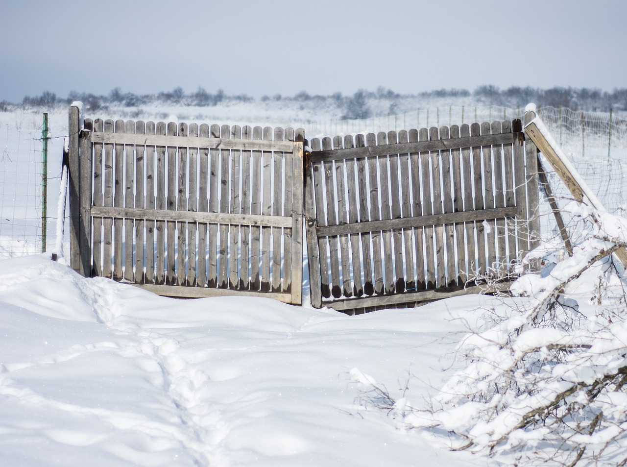 winter door snow free photo