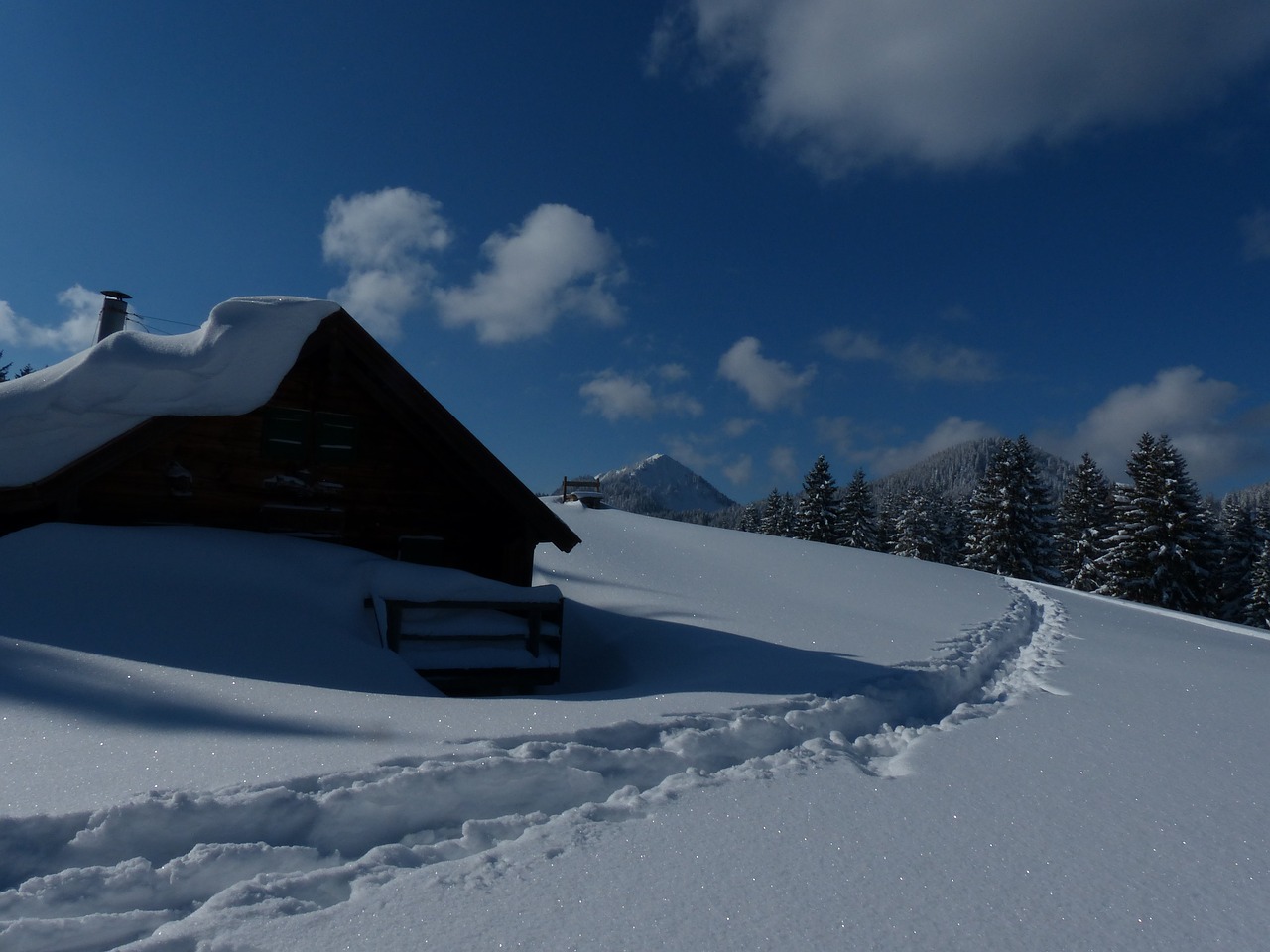 winter snow hut free photo