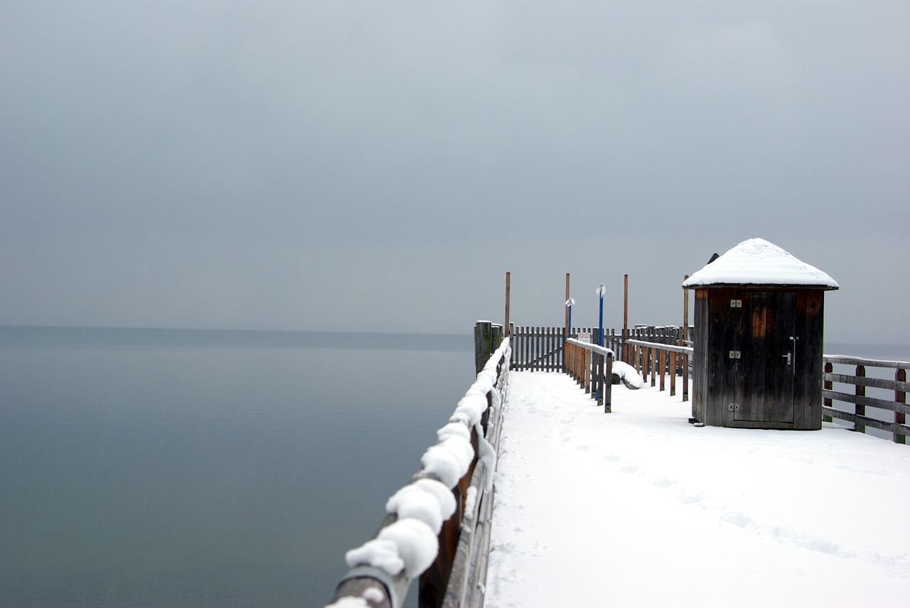 winter lake web free photo