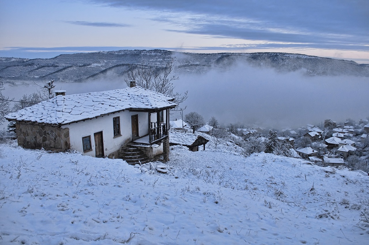 winter mountain house free photo