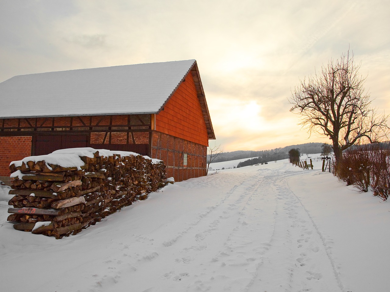 winter bad wildungen barn free photo