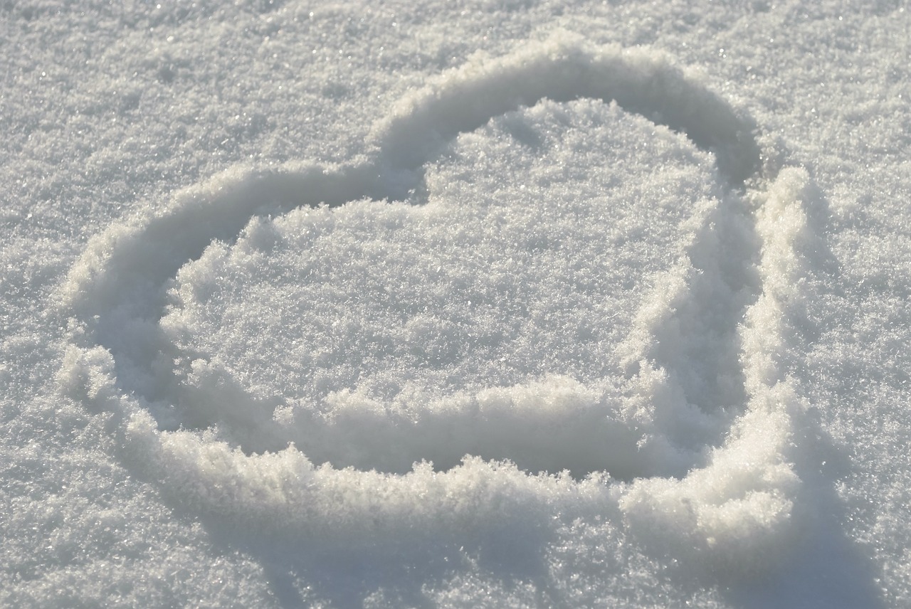 winter snow heart free photo