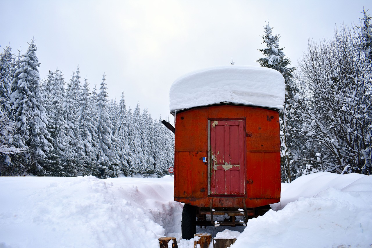 winter  road  cabin free photo