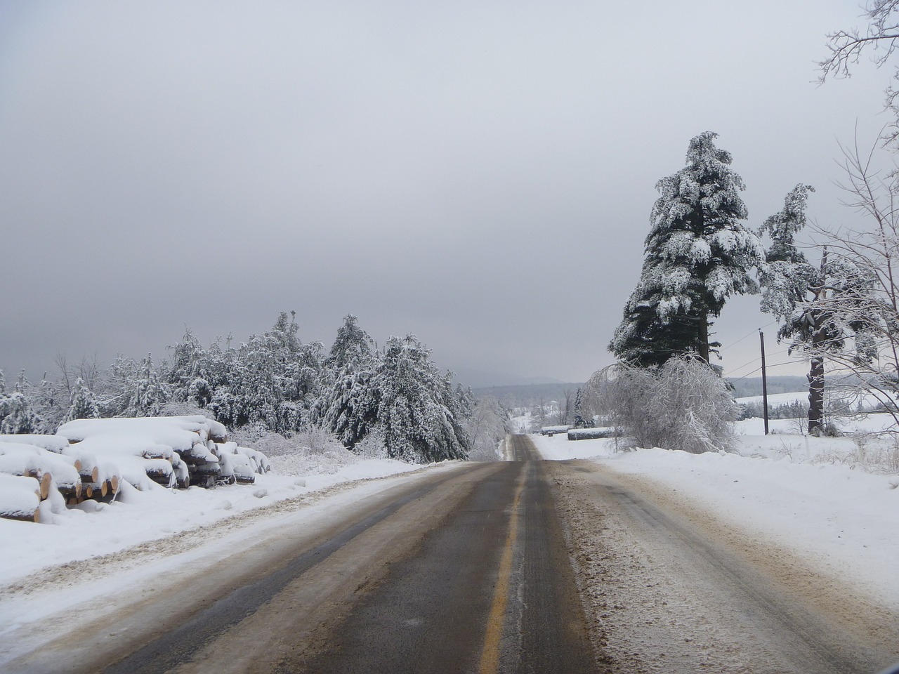 winter road gadou free photo