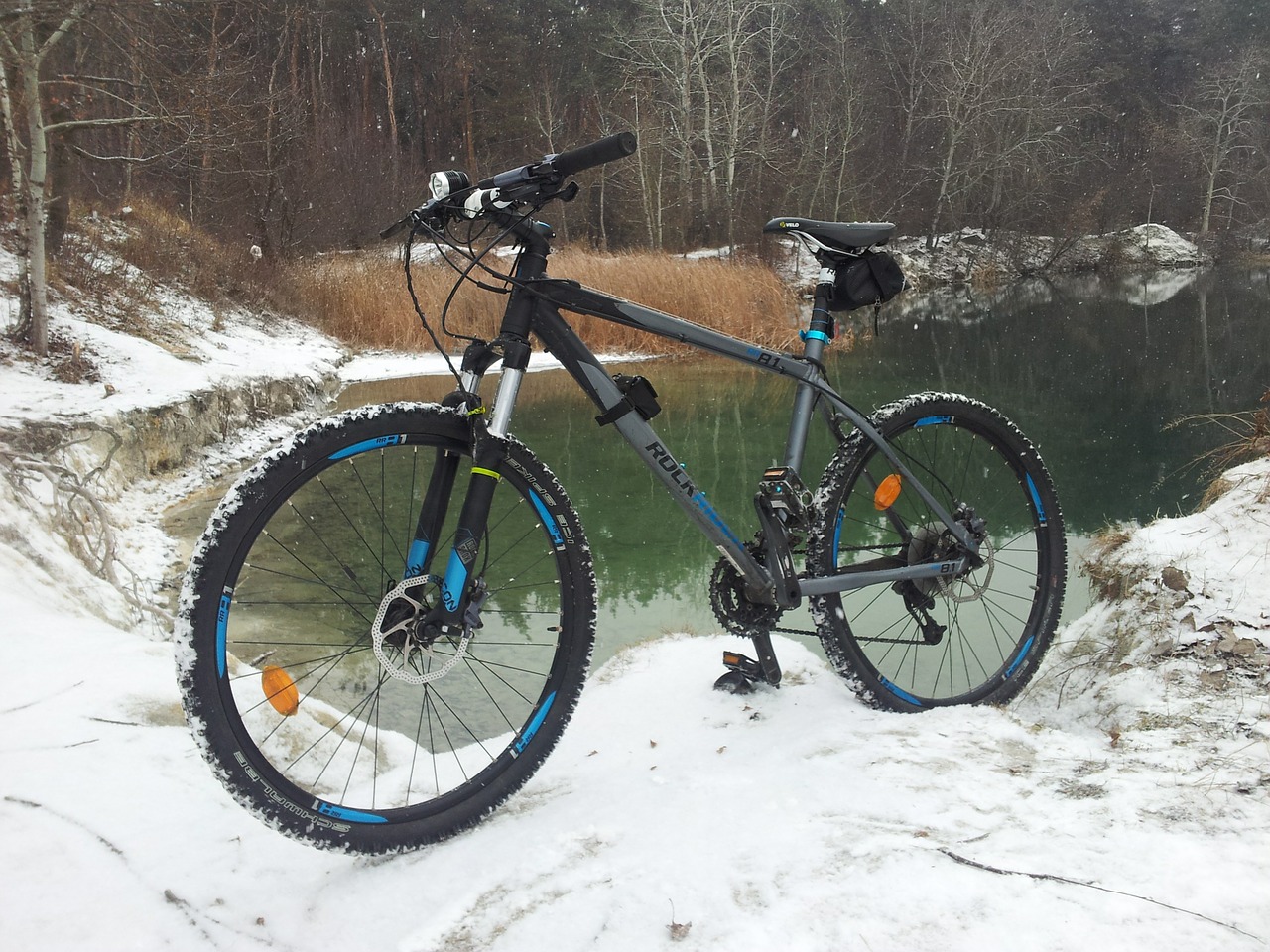 winter mountain bike free photo