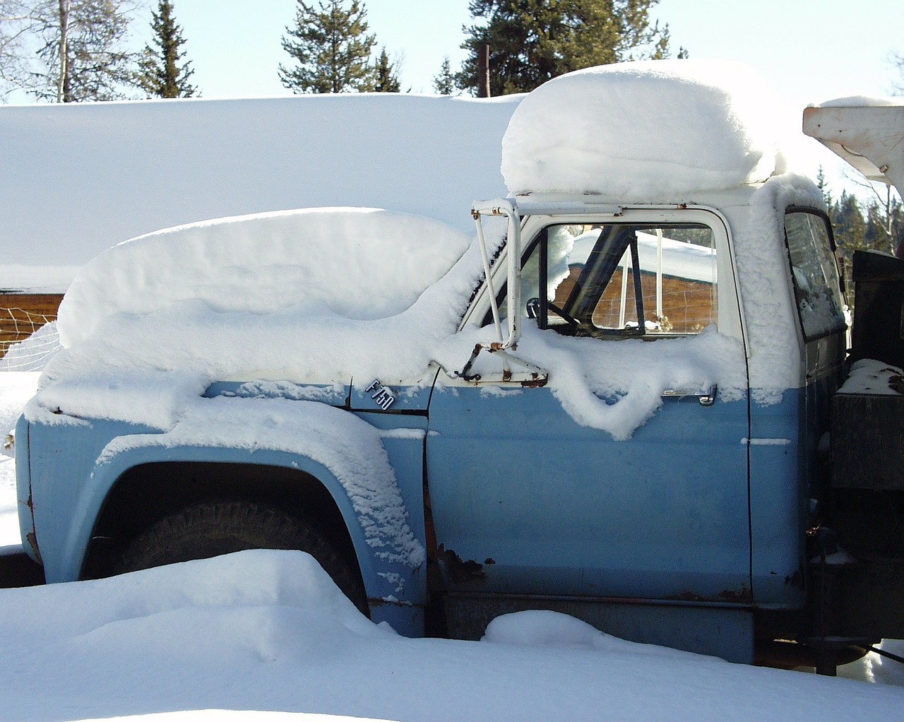 winter truck blue free photo