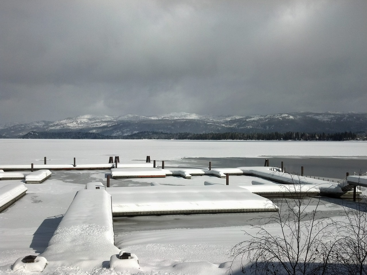 winter frozen lake free photo