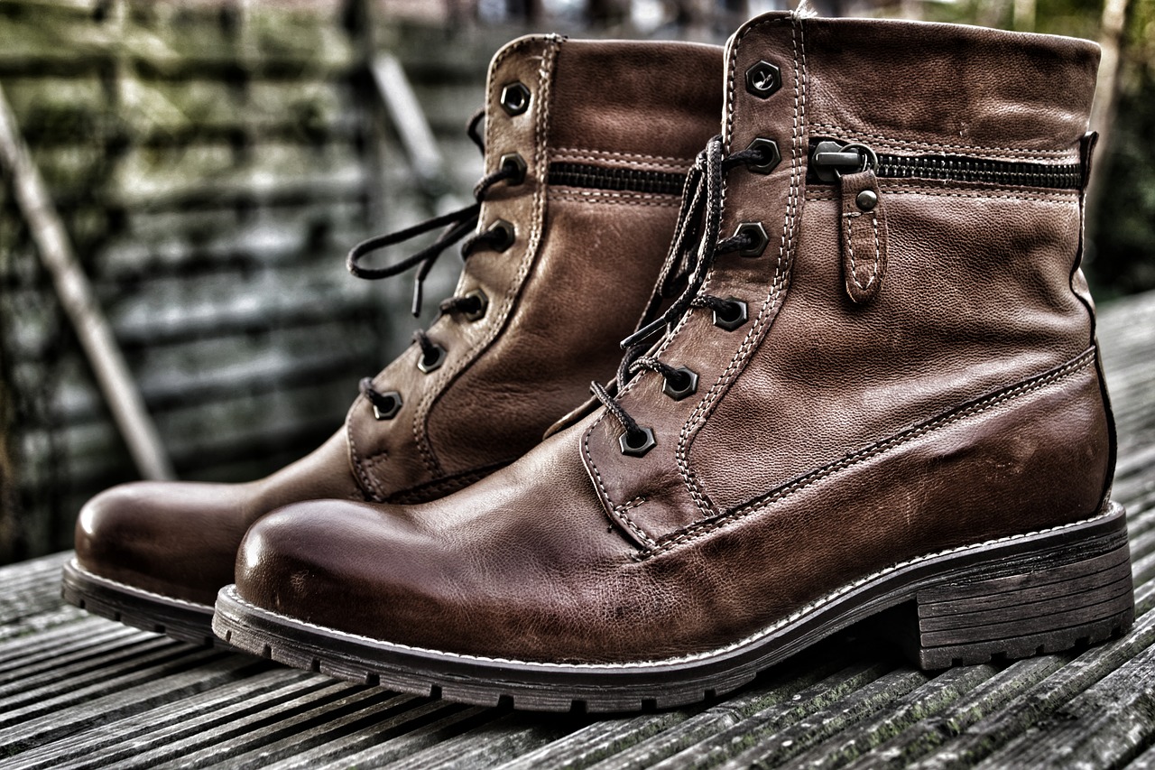 winter boots  shoes  leather boots free photo