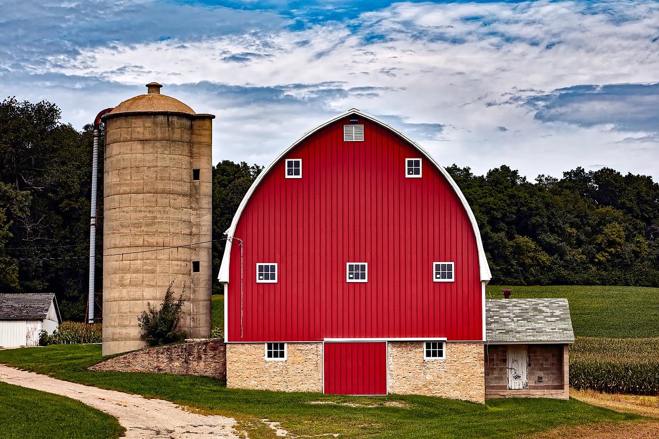 wisconsin red barn silo free photo