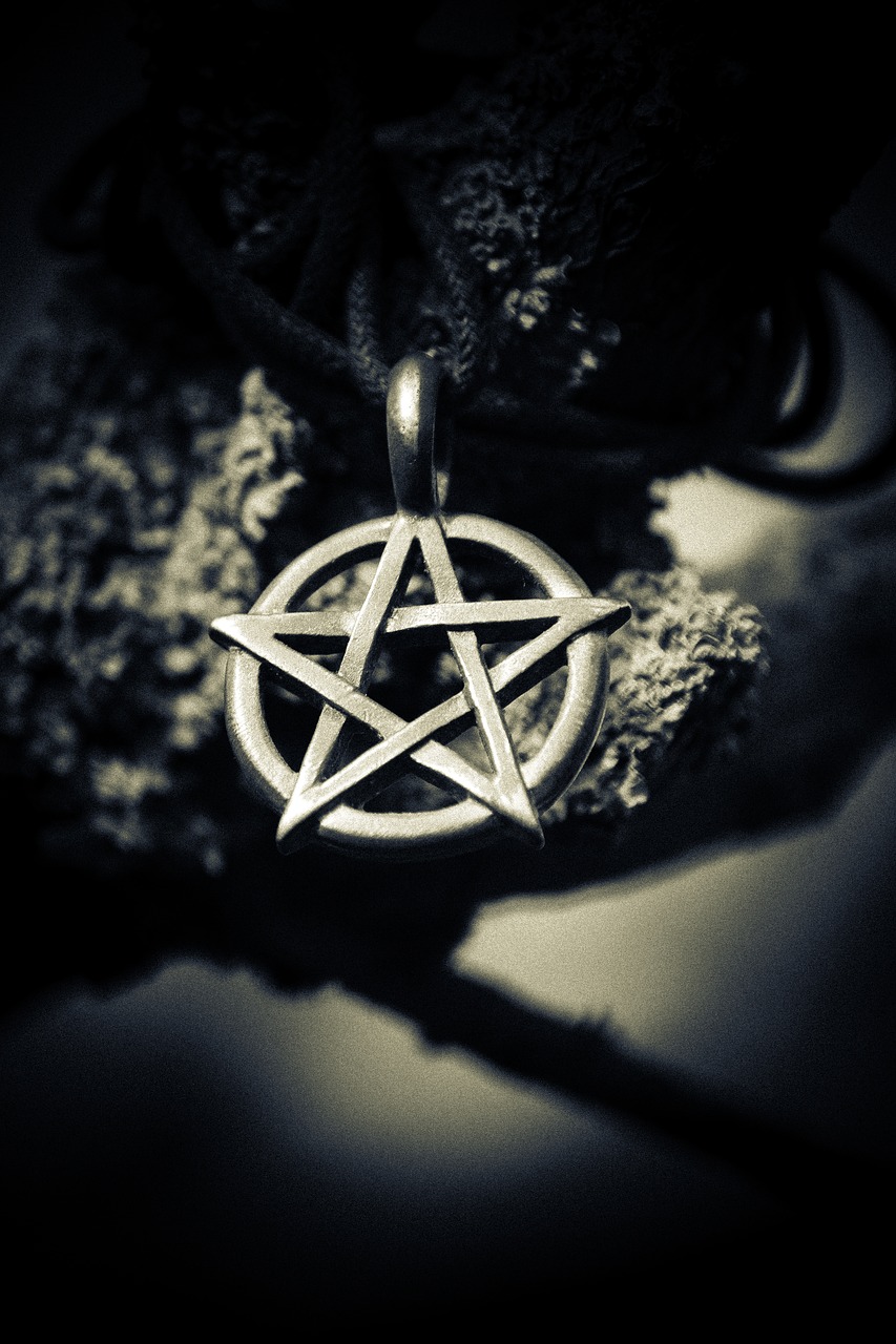 witchcraft spooky pentagram free photo